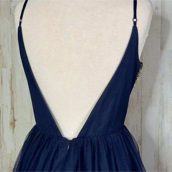 Blondie Nites Navy Gold Embroidered V-Neck V-Back Formal Dress Ball Gown Size 9 - Picture 5 of 16